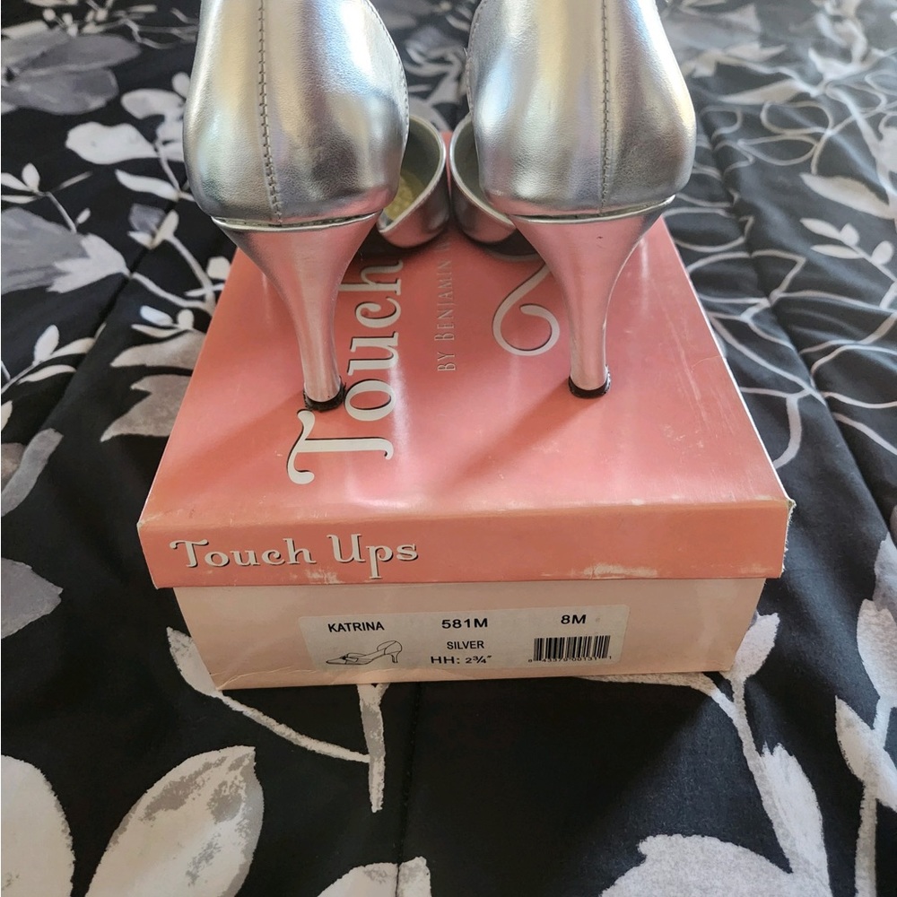 Touch Ups-Katrina - image 3